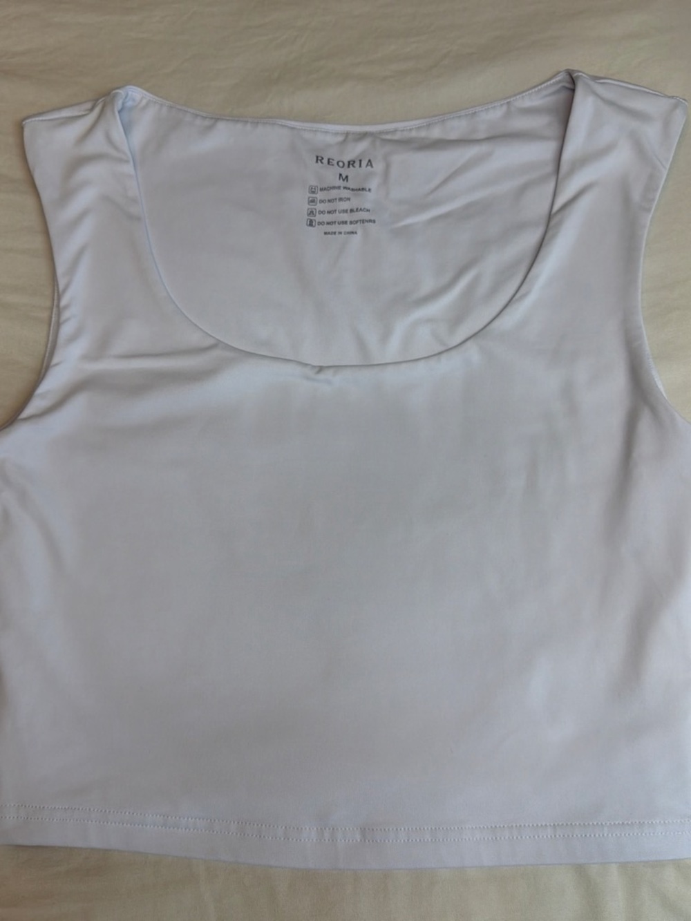 ReoRia White Scoop Crop Tank Top